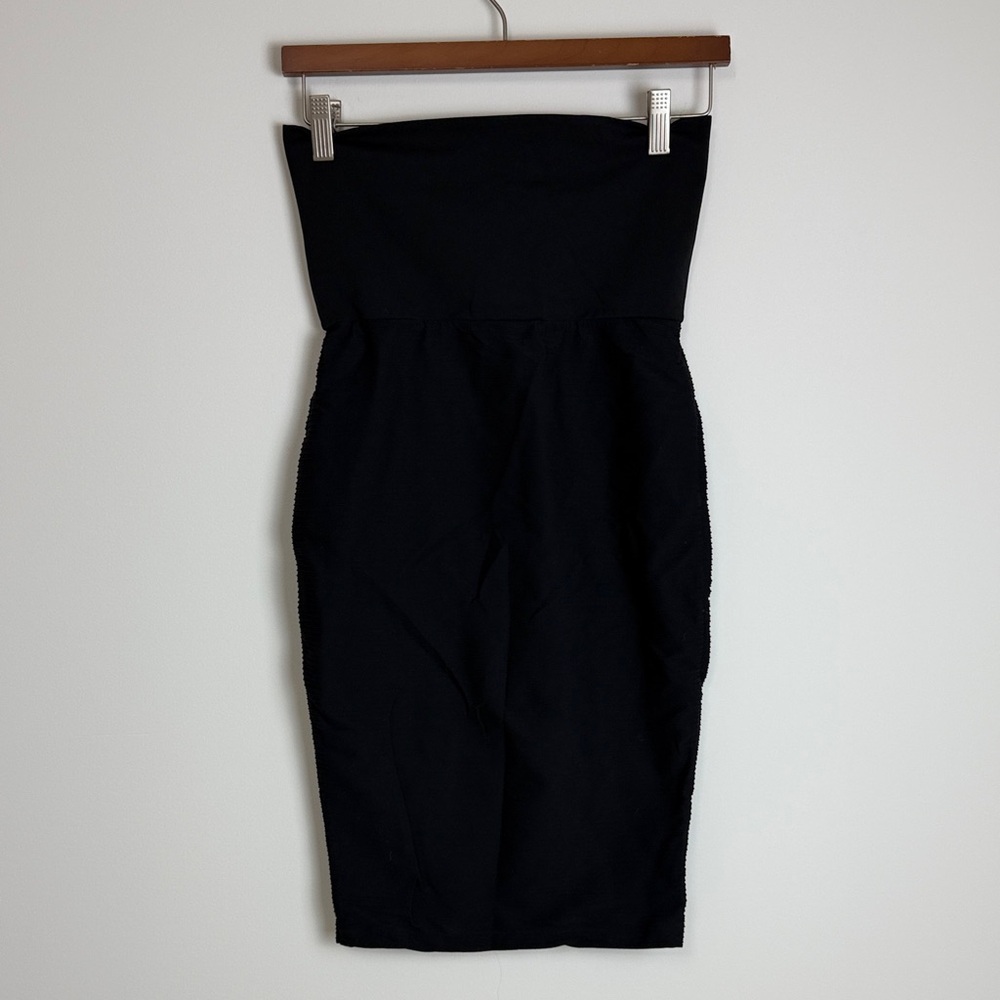 Wolford Classic Black fitted stretchy skirt size 38